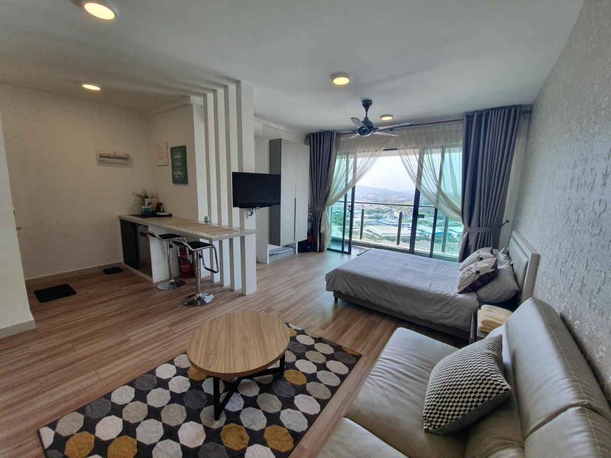 Mhb 30 Sulte Evo Soho Bandar Baru Bangi Free Netflix And Wifi Apartment Екстериор снимка